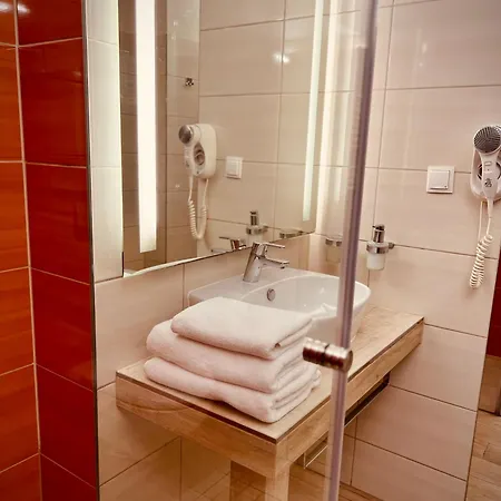 فندق Arkadia Jelcz-Laskowice